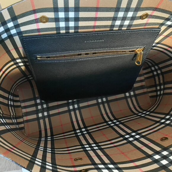Burberry Tote and Matching Walet - Picture 6 of 14